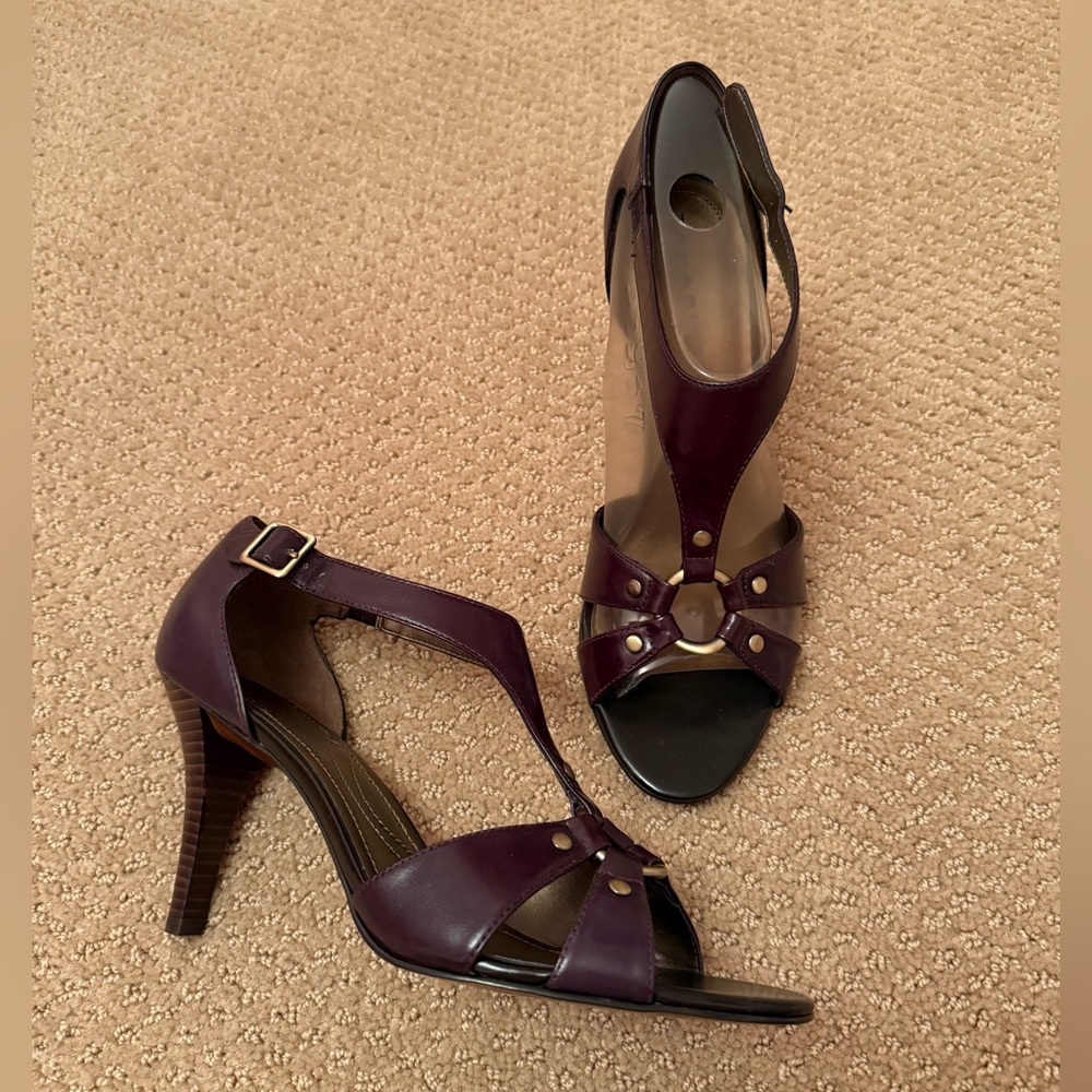 New in box. Tahari heels. Size 9